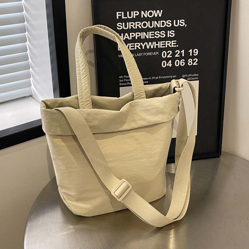 カスタムロゴプリントナイロントートバッグ レディース 調節可 - Women Bags Logo のレビューと価格
