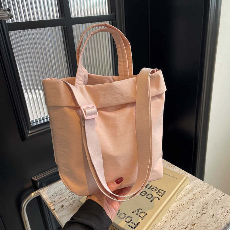 カスタムロゴプリントナイロントートバッグ レディース 調節可 - Women Bags Logo のレビューと価格
